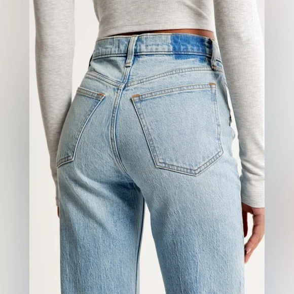 Abercrombie & Fitch High Rise 90s Relaxed Curve Love Jean - Picture 5 of 14